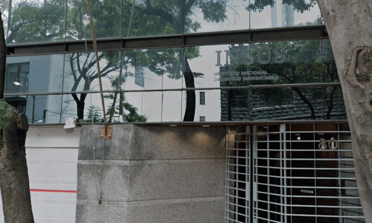 Edificio de suelo sustentable en riesgo de colapso